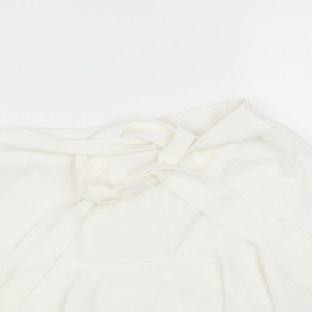 I SAW IT FIRST Womens White   Paperbag Shorts Size 8