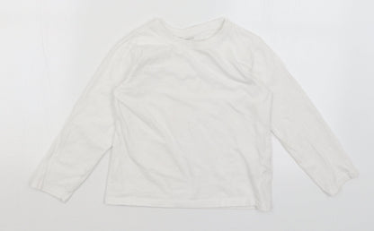 Additional front view of Primark girls’ white basic t-shirt, size 6-7, years