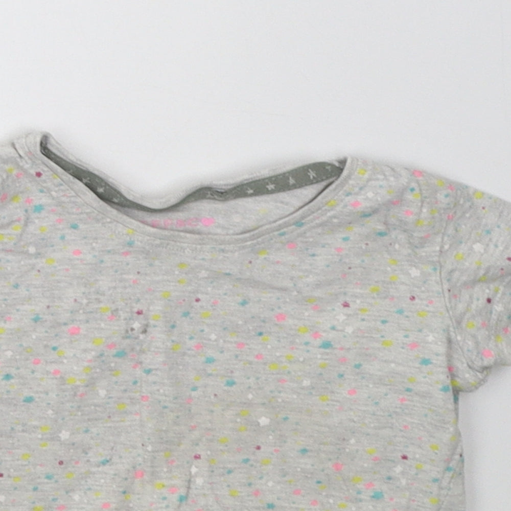 Close-up detail of jeff & co girls’ grey polka dot basic t-shirt, size 2-3, years
