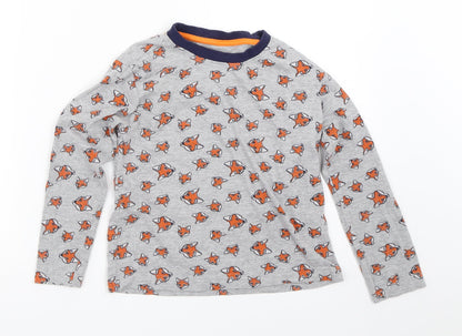 Front view of Primark boys’ grey solid pyjama top, size 7-8, years