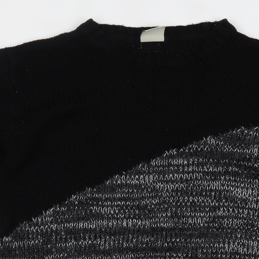 Close-up detail of DF women’s grey jumper, size XS