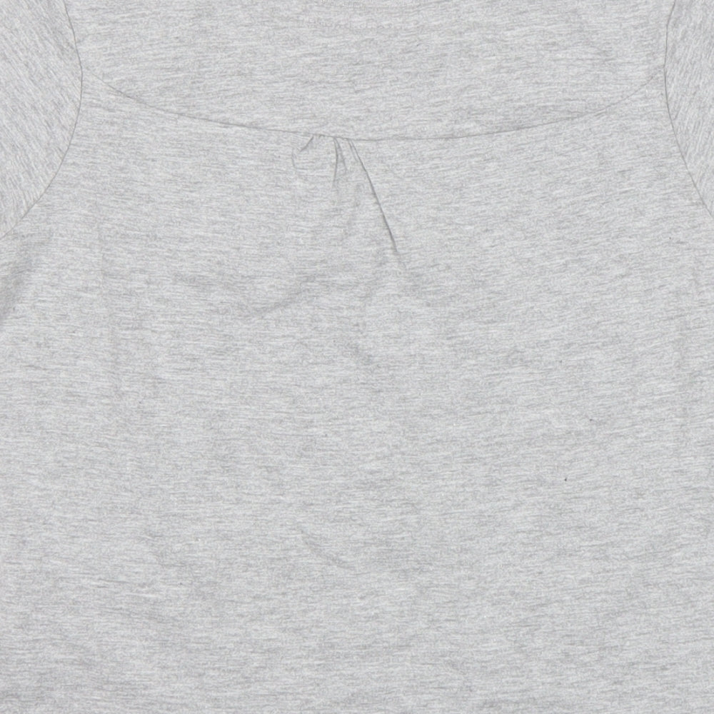 Brand and care label for LA Gear girls’ grey basic t-shirt, size 7-8, years