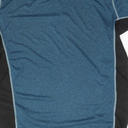 Brand and care label for North Ridge men’s blue basic t-shirt