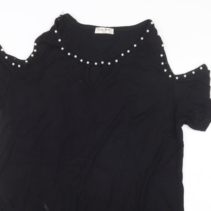 Close-up detail of Lin H.C women’s black basic t-shirt, size M