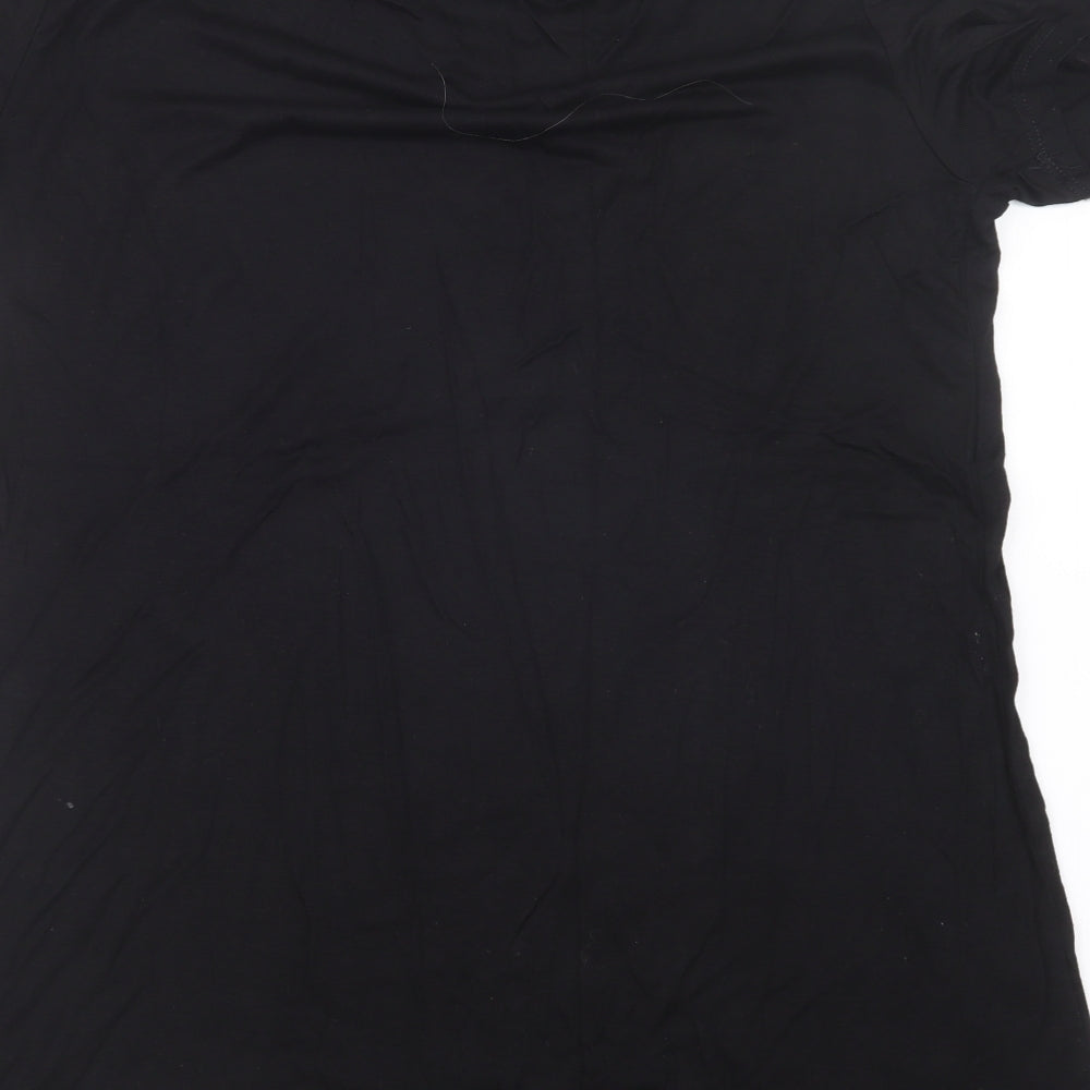 Brand and care label for Lin H.C women’s black basic t-shirt, size M