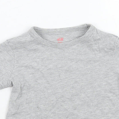 Close-up detail of H&M girls’ grey basic t-shirt, size 3, years