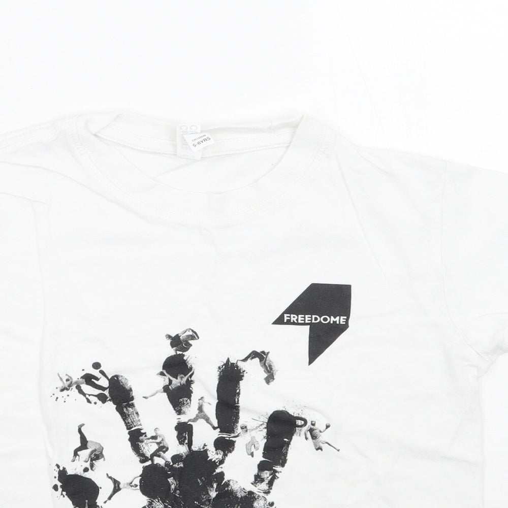 Close-up detail of Casual classics boys’ white basic t-shirt, size 5-6, years