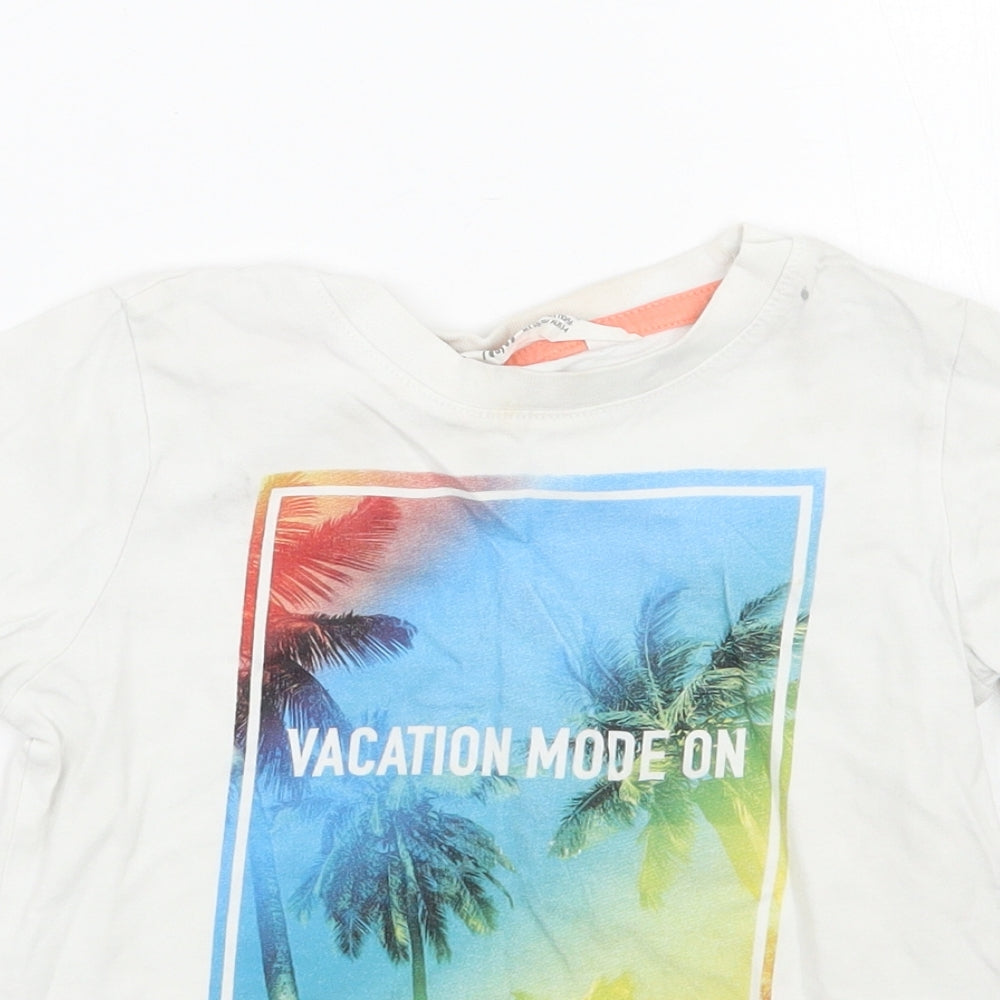 Close-up detail of H&M boys’ white basic t-shirt, size 3, years