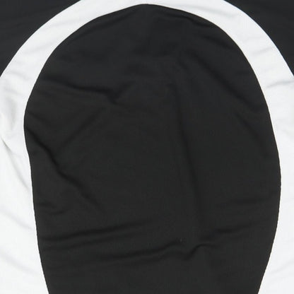Brand and care label for AKOA men’s black basic polo