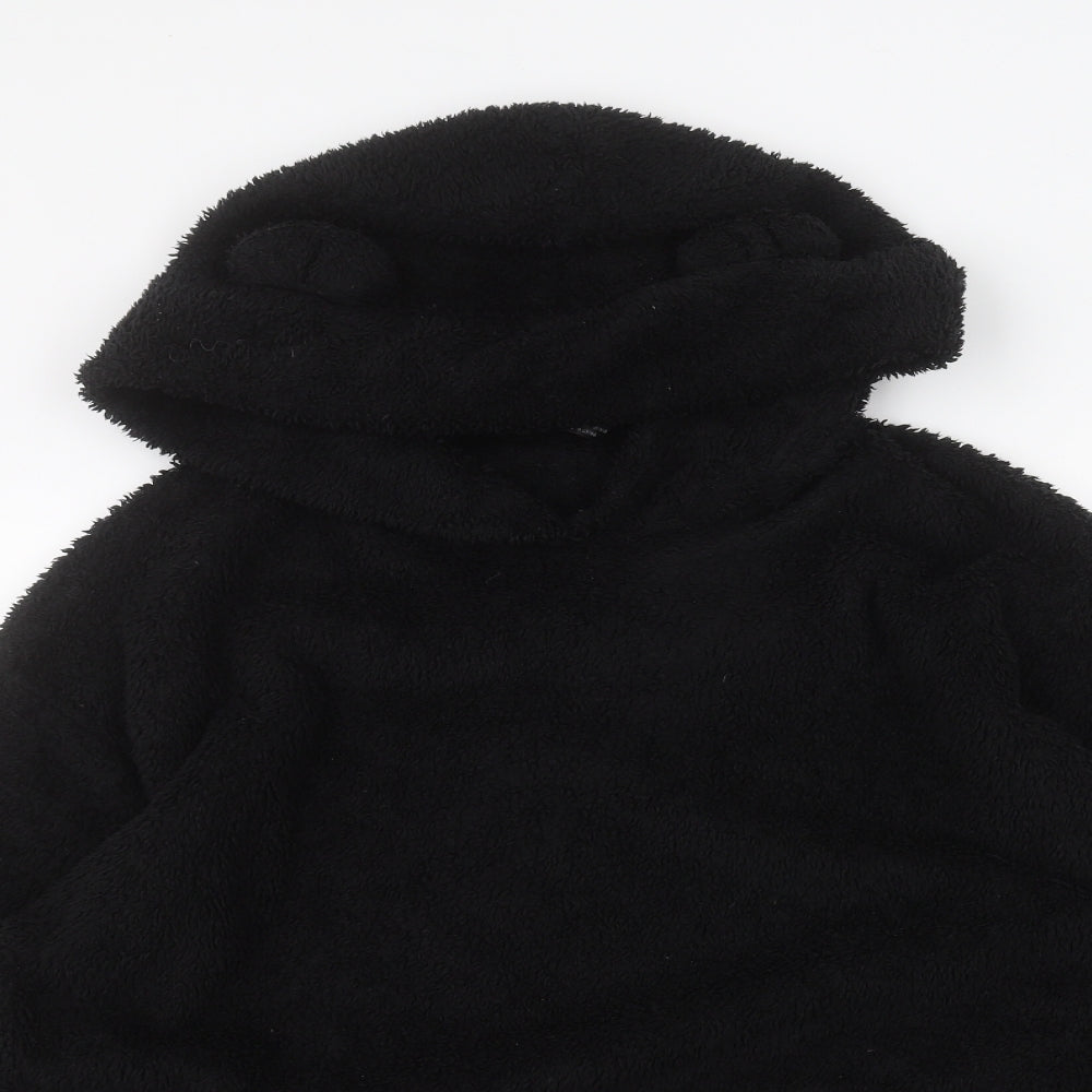 Close-up detail of SHEIN women’s black pullover hoodie, size L