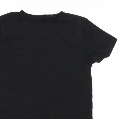 Close-up detail of OUTLAWS boys’ black basic t-shirt, size 11-12, years