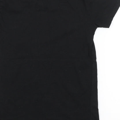 Brand and care label for OUTLAWS boys’ black basic t-shirt, size 11-12, years