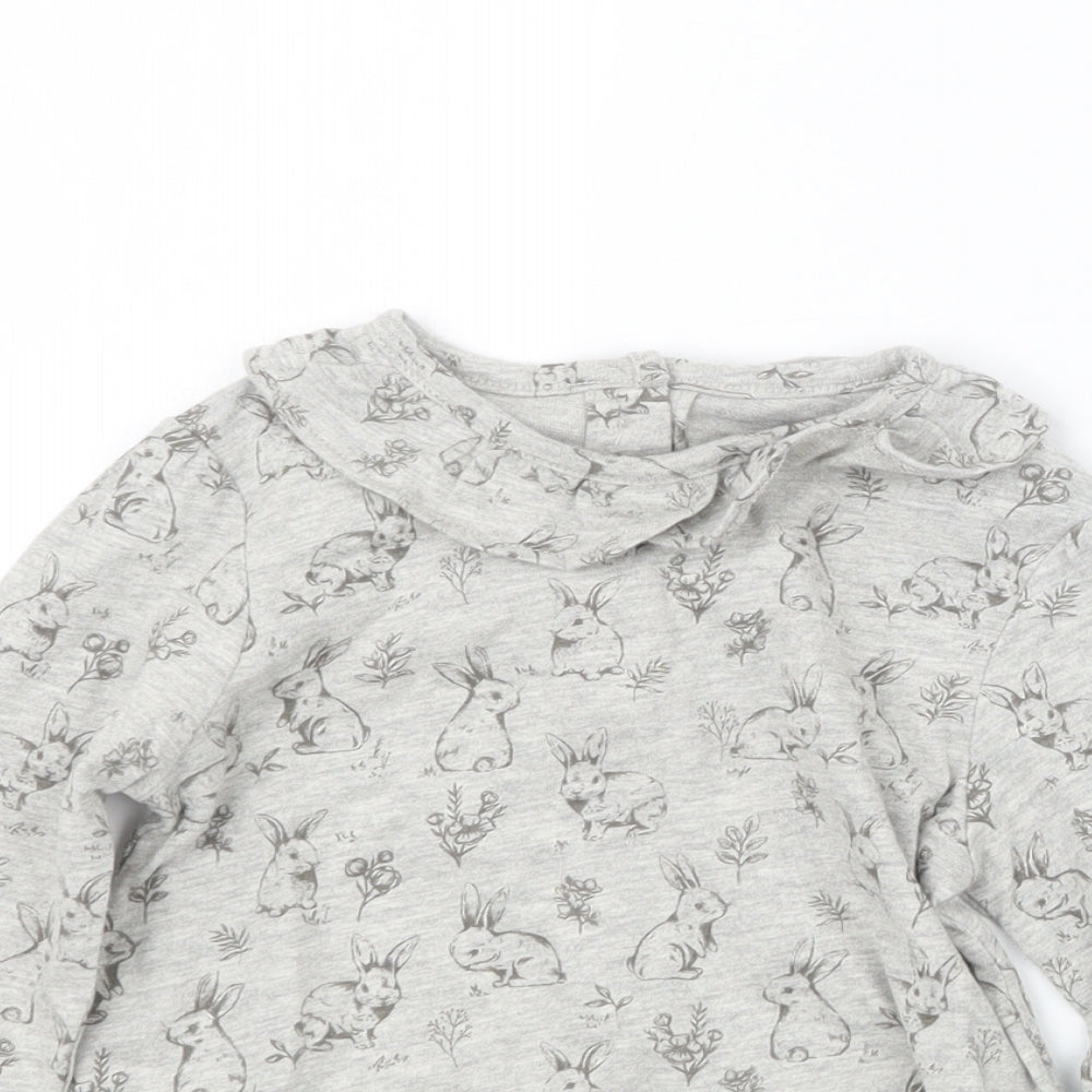 Close-up detail of Tu girls’ grey geometric basic t-shirt, size 9-12, months