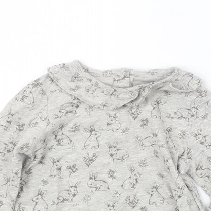 Close-up detail of Tu girls’ grey geometric basic t-shirt, size 9-12, months