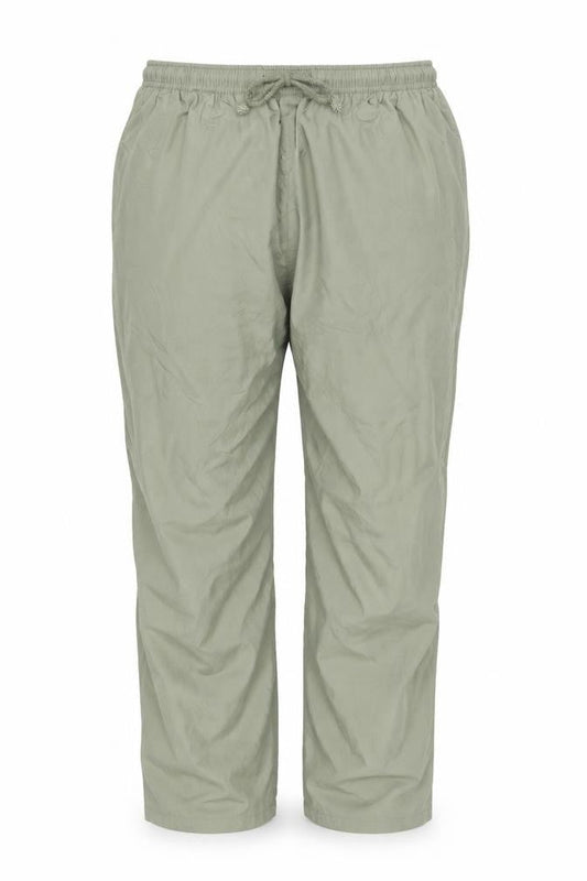 Front view of Amalina women’s green snow pants trousers, size UK 34, in, 29-inch leg