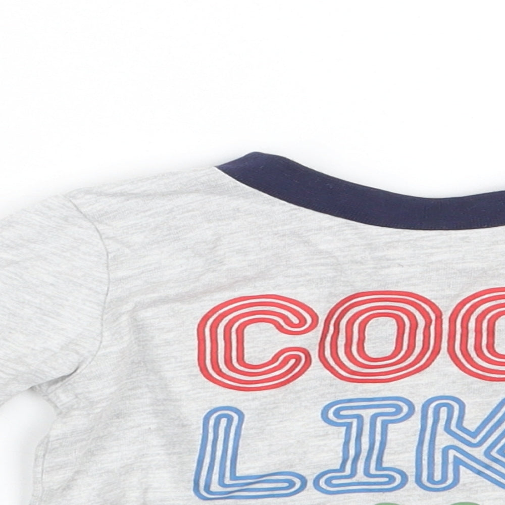 Close-up detail of Primark Baby Grey Basic T-Shirt, size 9-12, Months - Cool Like Mum