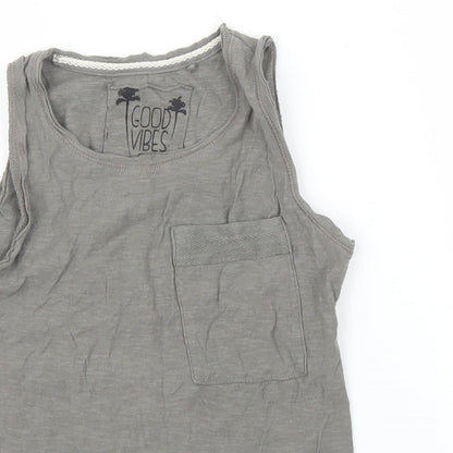 Close-up detail of Zara girls’ green basic blouse, size 6, years