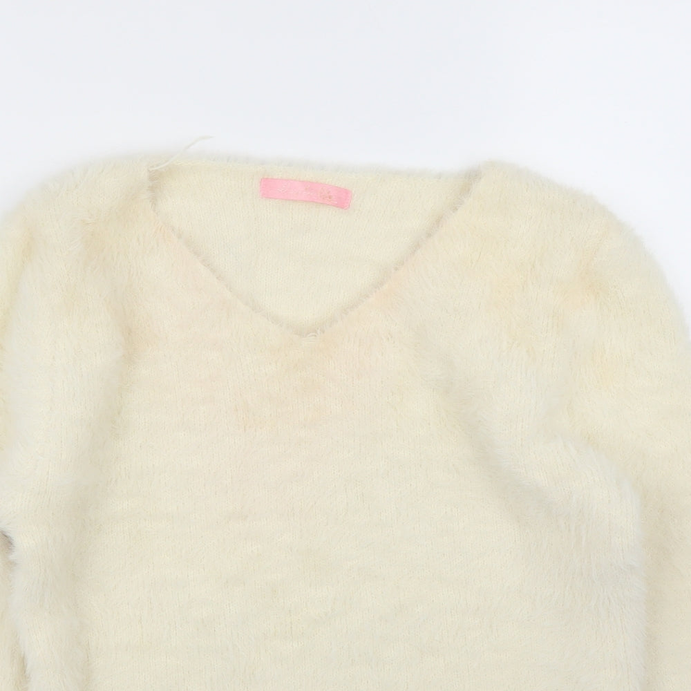 Close-up detail of Isabella women’s ivory jumper, size S