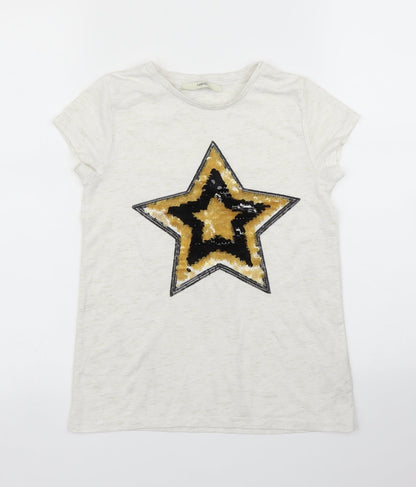 Additional front view of George girls’ white basic t-shirt, size 9, years