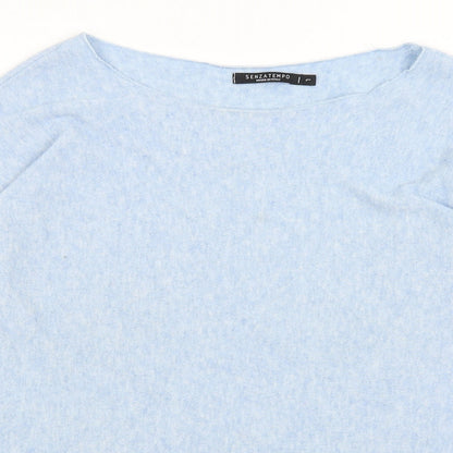 Close-up detail of Senza Tempo women’s blue basic t-shirt, size L