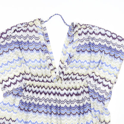 Close-up detail of Elif women’s blue geometric basic blouse, size S