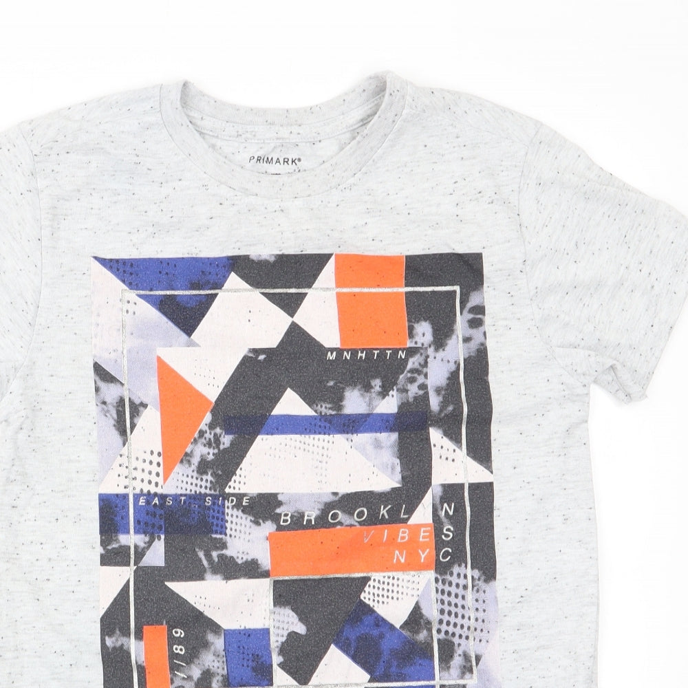 Close-up detail of Primark boys’ grey basic t-shirt, size 7-8, years - brooklyn vibe