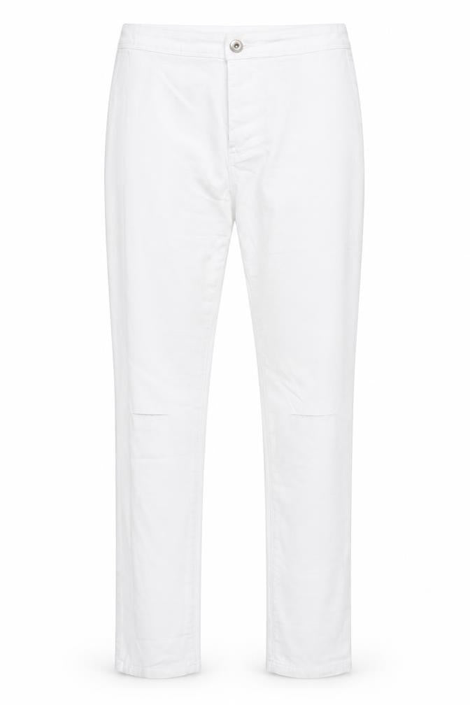Front view of jo jonaco women’s white denim straight jeans, size XL, 29-inch leg