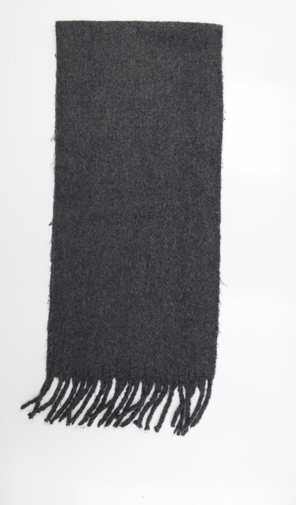 Additional front view of Preworn women’s grey shawl/wrap