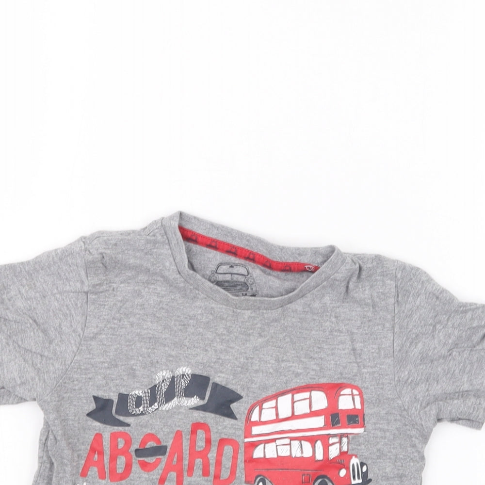 Close-up detail of Tu boys’ green basic t-shirt, size 12-18, months