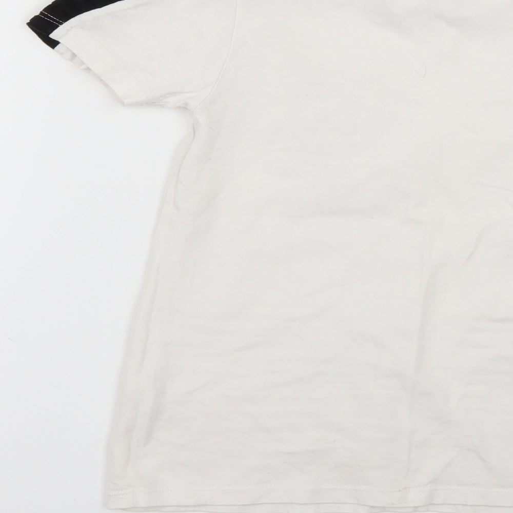 Brand and care label for Pep&Co boys’ white basic t-shirt, size 7-8, years