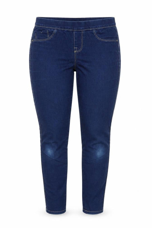 Front view of Denim Co. women’s blue denim jegging jeans, size UK 8, 29-inch leg