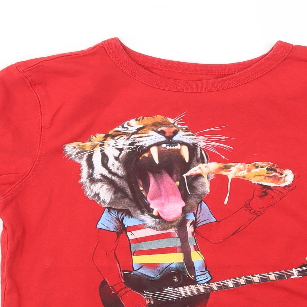 Close-up detail of Preworn boys’ red basic t-shirt, size M
