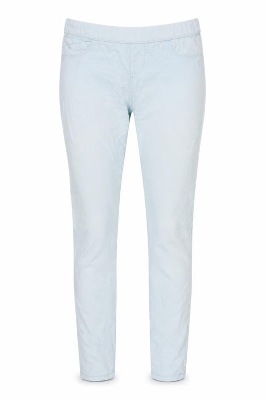 Front view of Primark women’s blue denim jegging jeans, size UK 8, 27-inch leg