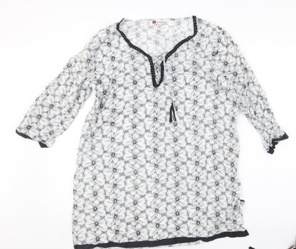 Additional front view of Karisma women’s black geometric basic blouse, size XL