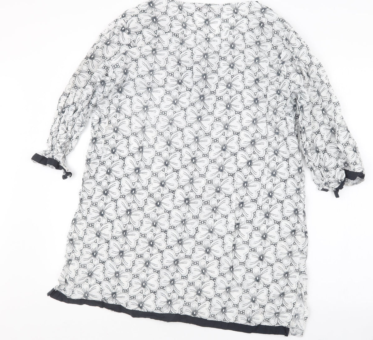Back view of Karisma women’s black geometric basic blouse, size XL