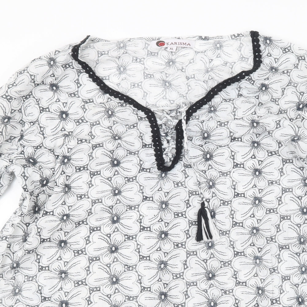 Close-up detail of Karisma women’s black geometric basic blouse, size XL