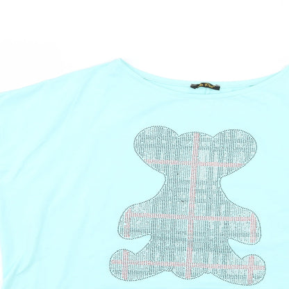 Close-up detail of la pia women’s blue basic t-shirt, size S