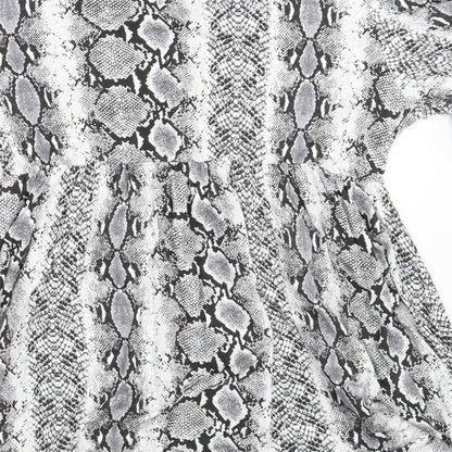 Boohoo Womens White Animal Print  Basic Blouse Size 12