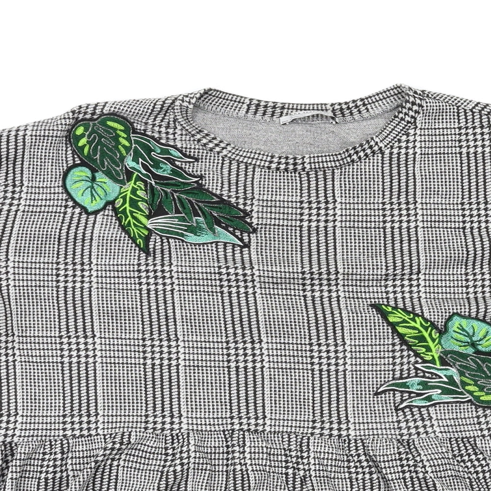Close-up detail of Zara Trafaluc women’s grey check basic blouse, size S