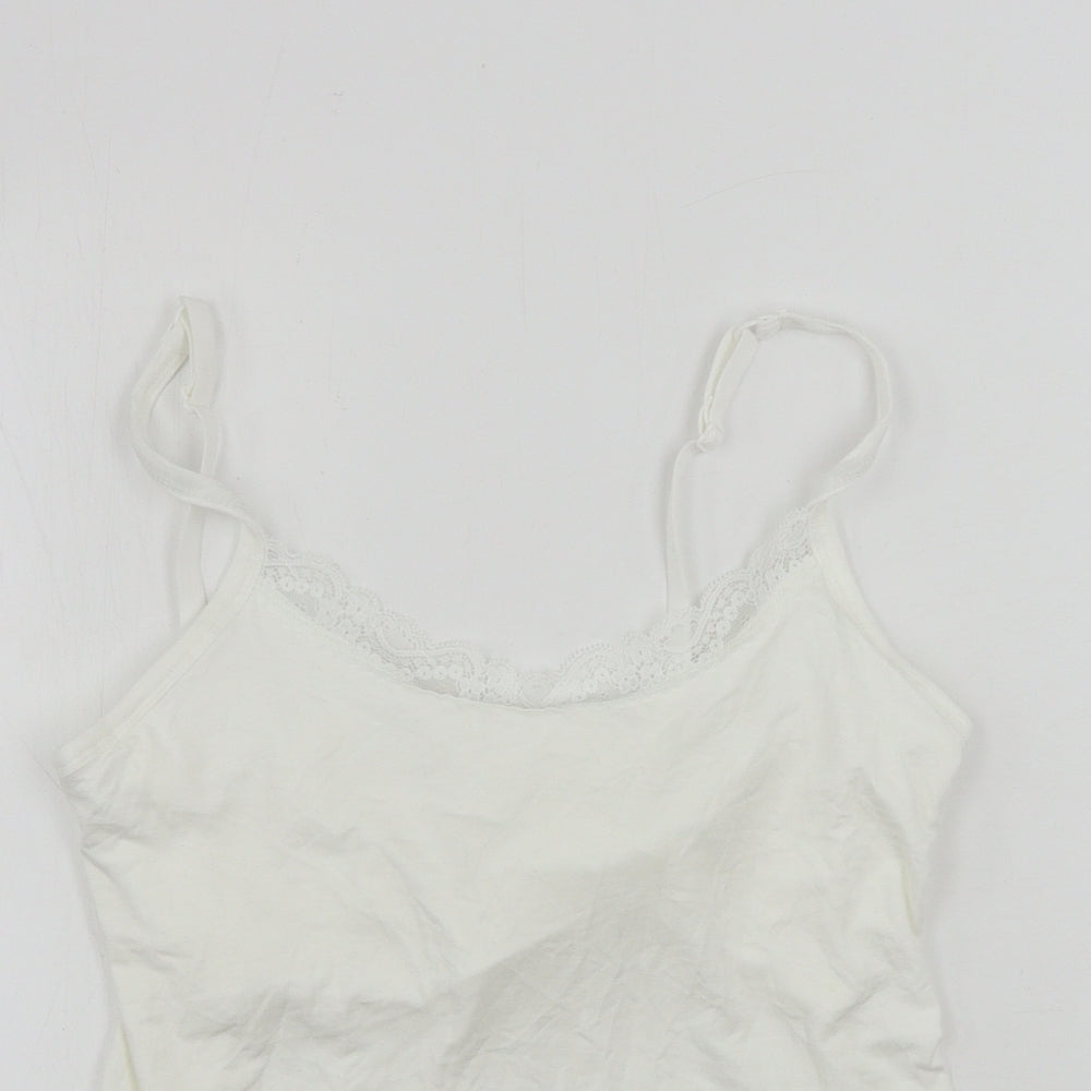 Close-up detail of F&F girls’ white basic tank, size 9-10, years