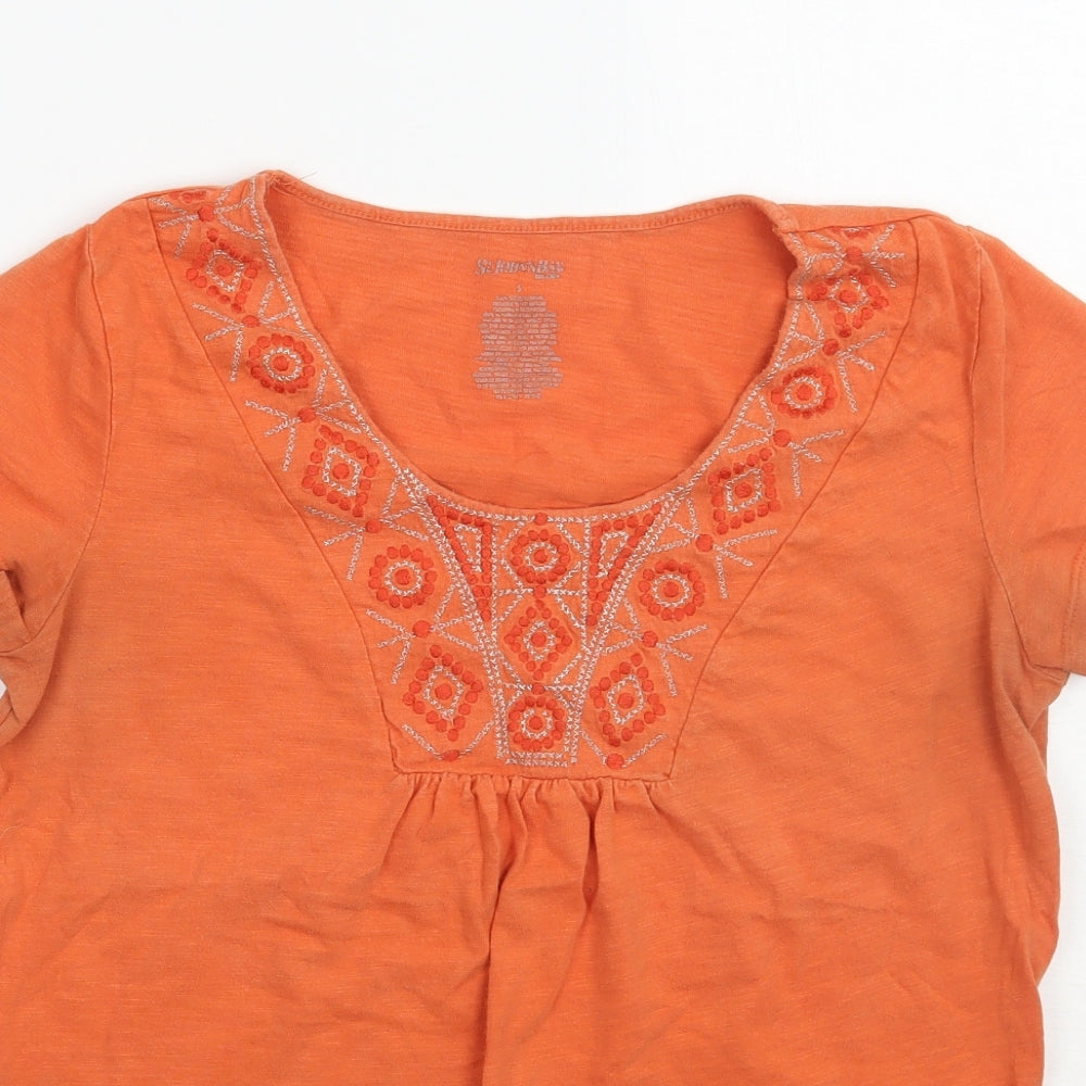Close-up detail of St johns bay women’s pink geometric basic t-shirt, size S