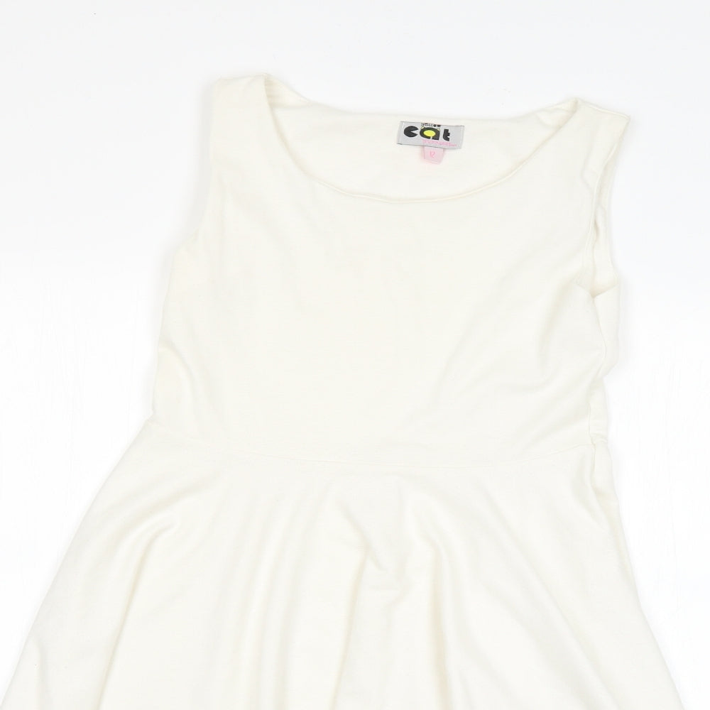 Close-up detail of CAT women’s white a-line, size UK 12