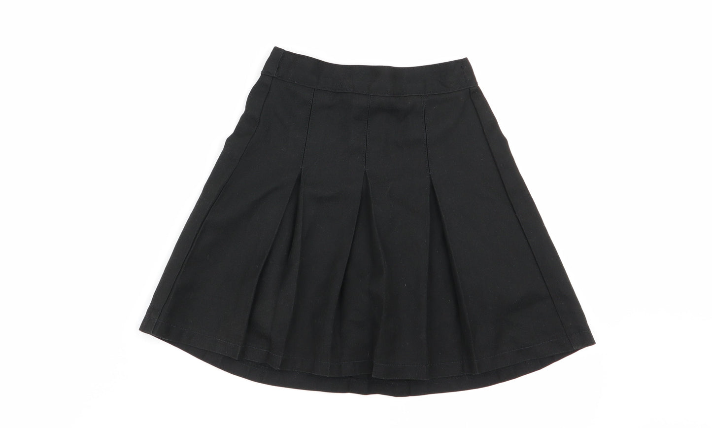 Preworn Girls Black   Pleated Skirt Size 3-4 Years