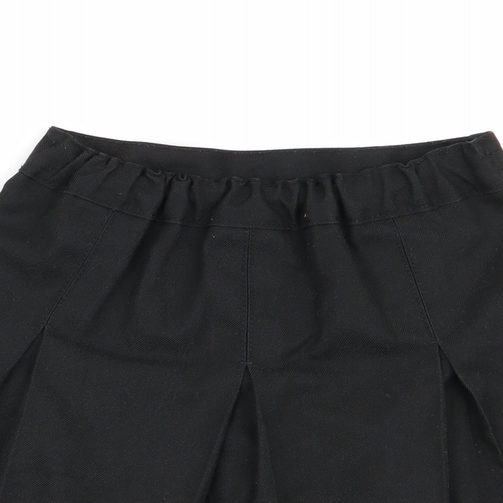 Preworn Girls Black   Pleated Skirt Size 3-4 Years