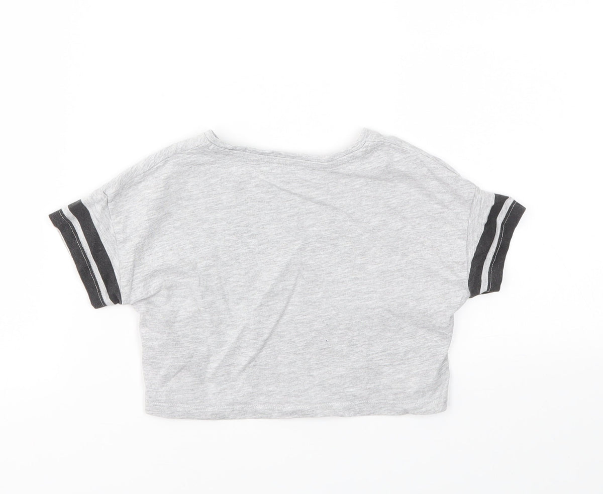 Back view of Matalan girls’ grey basic t-shirt, size 6, years