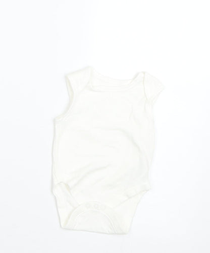 Additional front view of Primark Baby White Basic T-Shirt, size 0-3, Months