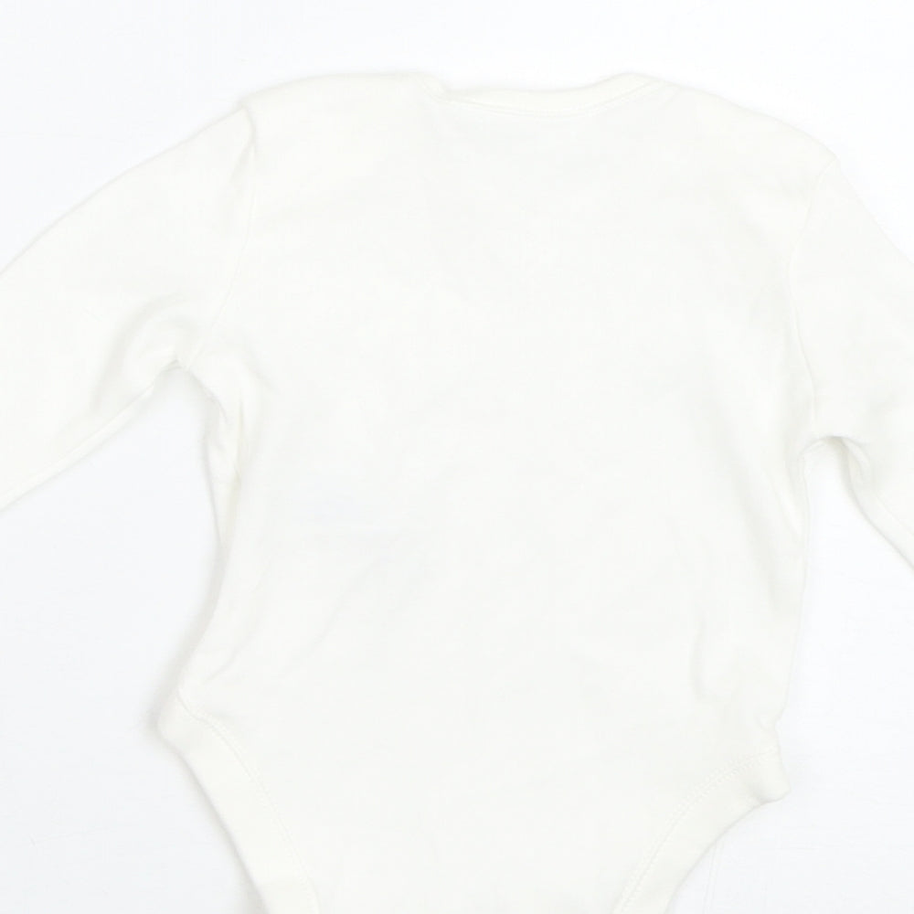 Brand and care label for Primark Baby White Basic T-Shirt, size 0-3, Months