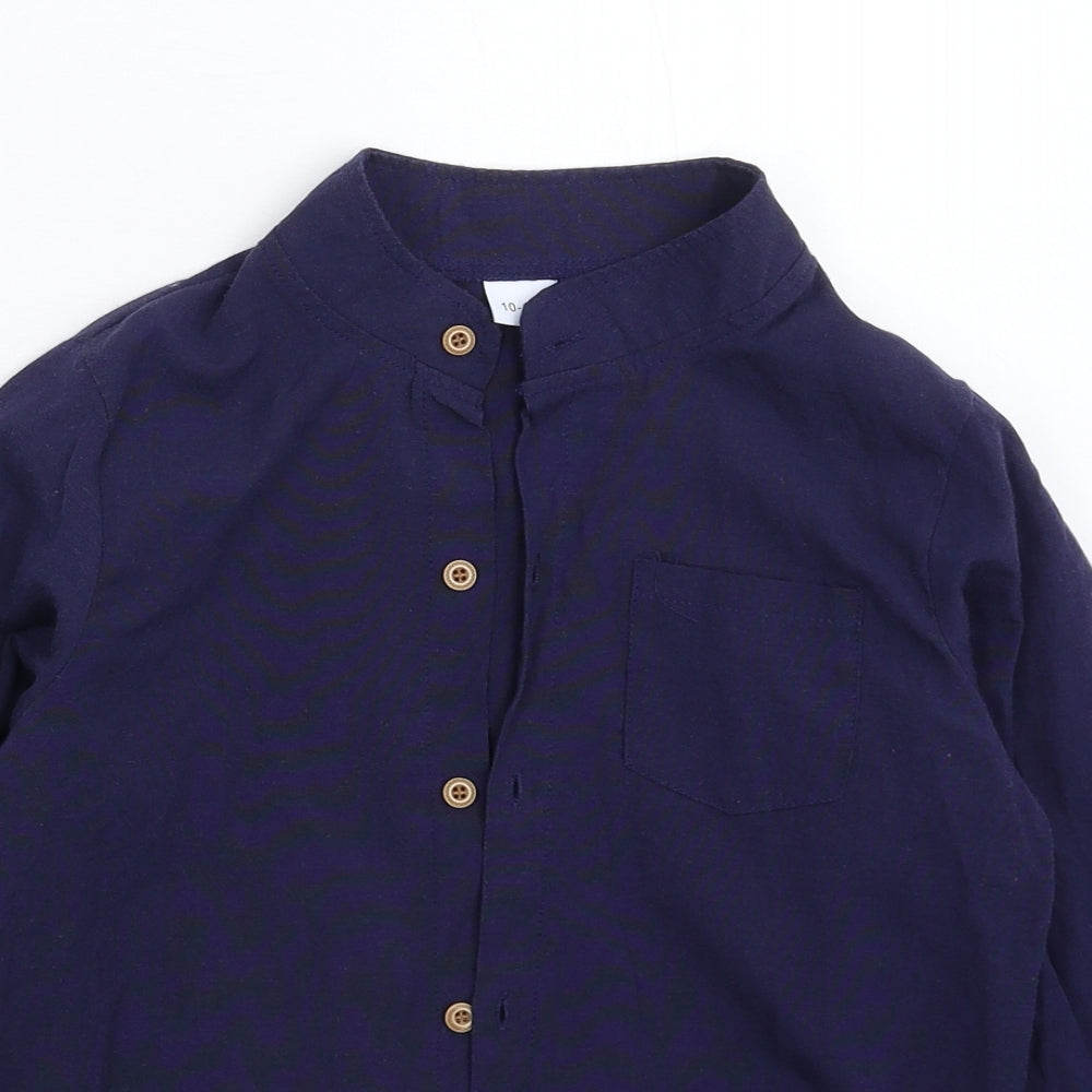 Close-up detail of Forhan boys’ blue basic button-up, size 10-11, years