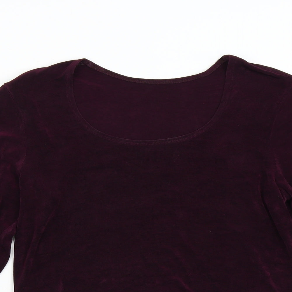 Close-up detail of WEEKENDERS women’s red jumper, size S