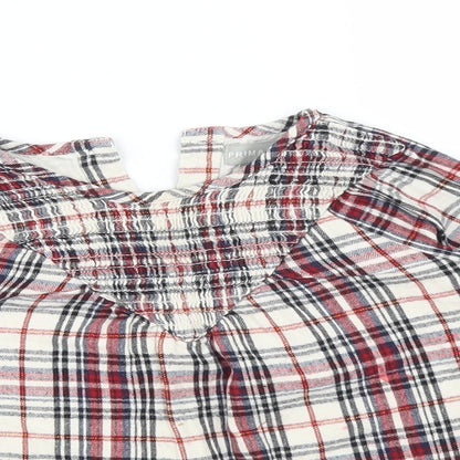 Close-up detail of Primark Baby Multicoloured Check Basic T-Shirt, size 24, Months